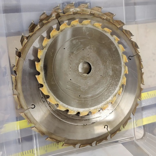 Set up your saw blade